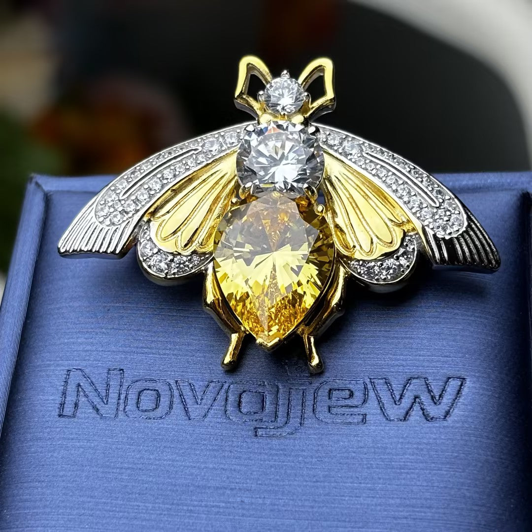 11.02Ctw Pear-shaped cut vintage-style vibrant yellow gemstone bee brooch