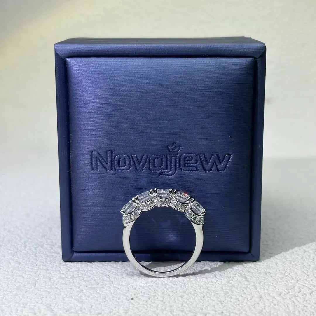 2.5Ctw Classic Round 5-Stone Charm Ring