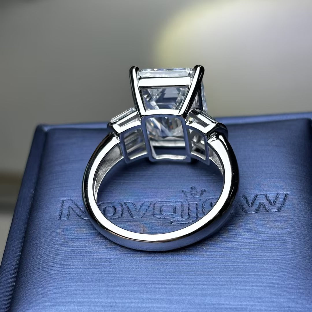 6.0Ctw Emerald Sparkling Gemstone Engagement Ring