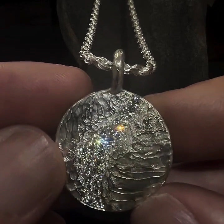 Unique textured vintage pendant necklace