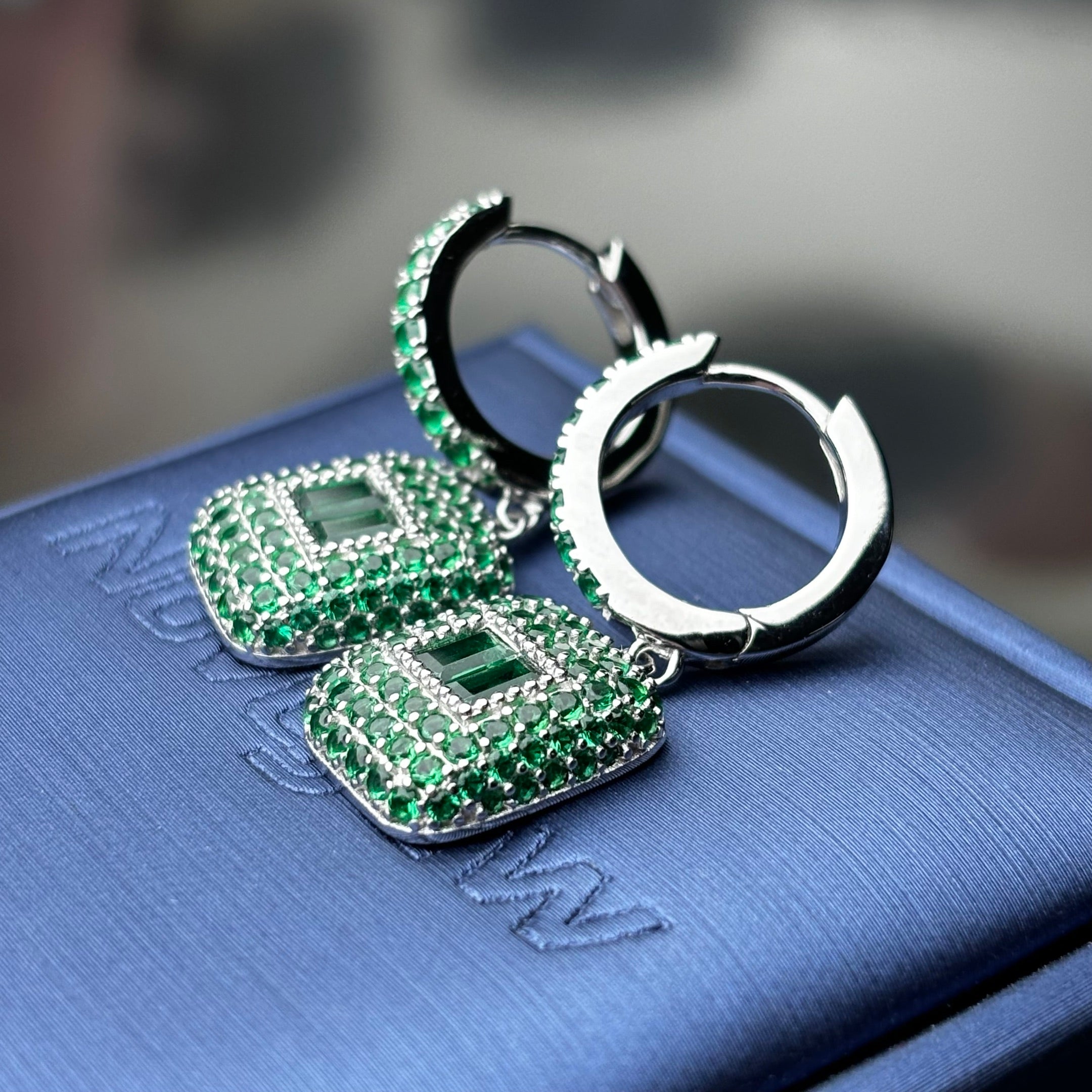 Vintage Emerald Charming Rings and Earrings