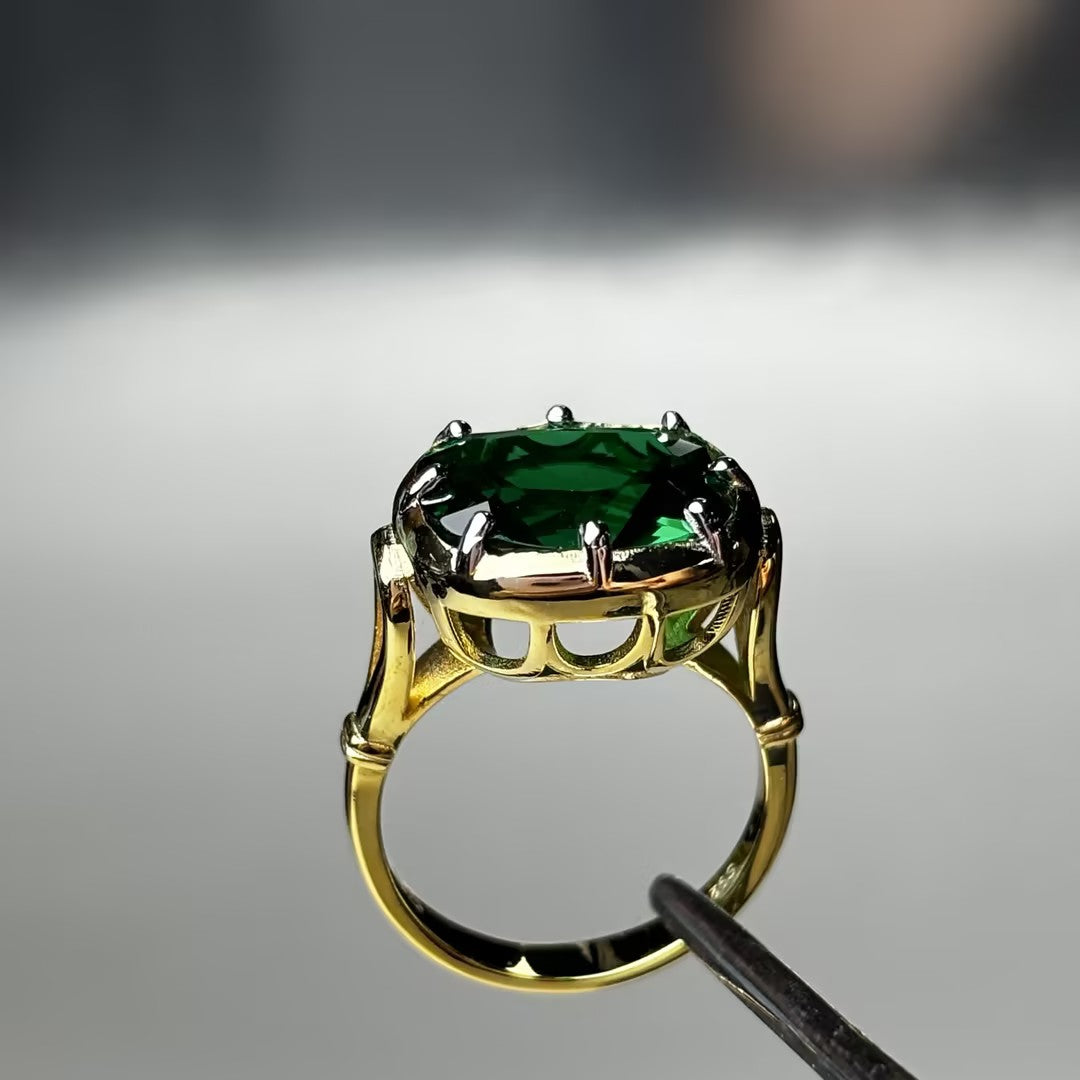 4.5Ct Solo Cushion-Cut Emerald Engagement Ring