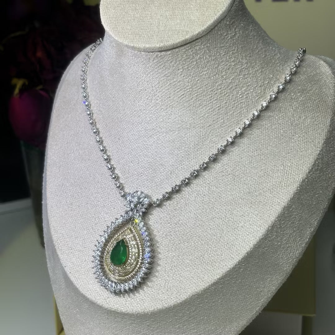 Multi-cut emerald pear-shaped multi-layer pendant necklace