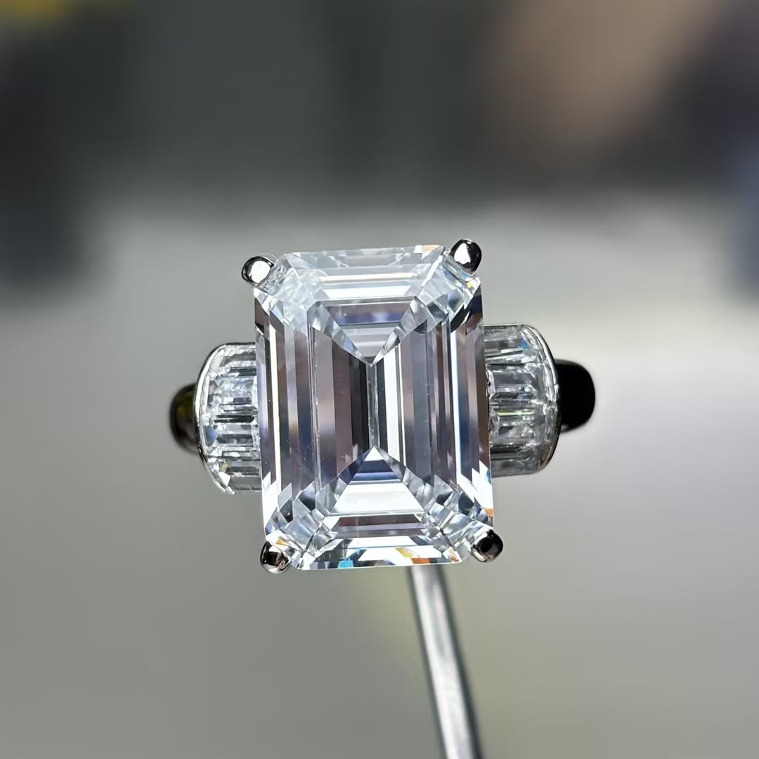 6.0Ctw Emerald Sparkling Gemstone Engagement Ring
