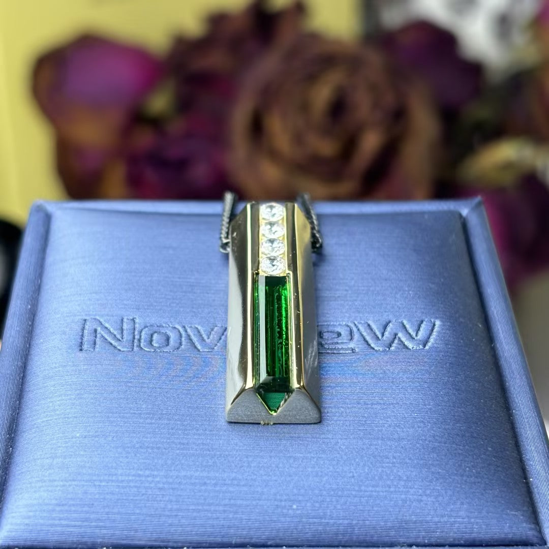 8Ctw Emerald Rectangular Gemstone Simple Pendant Necklace