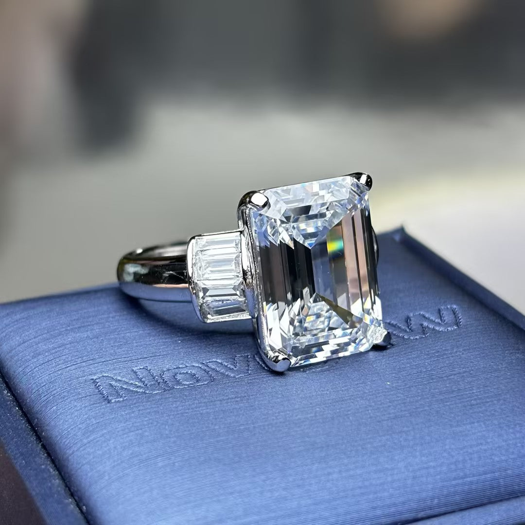 6.0Ctw Emerald Sparkling Gemstone Engagement Ring