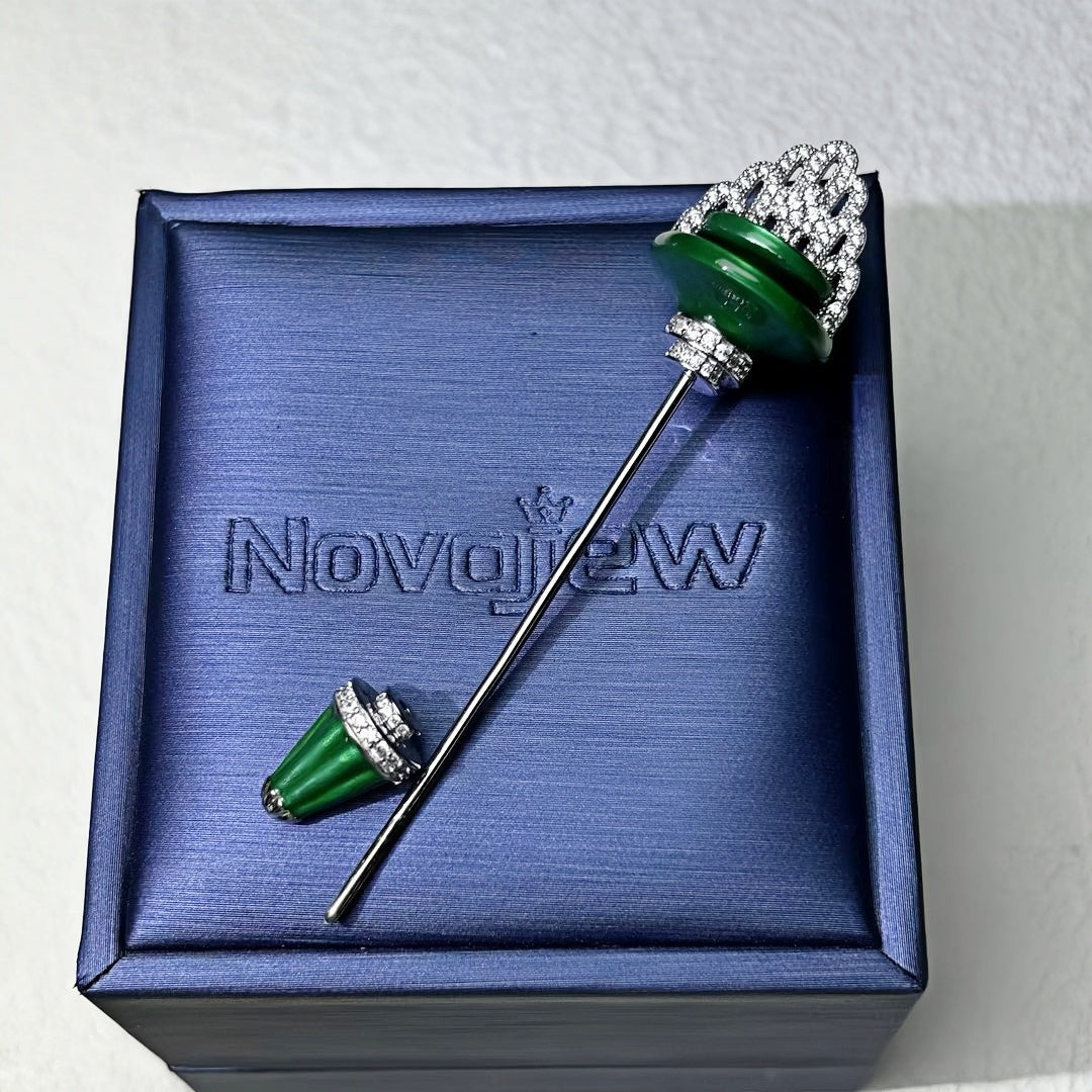 1.0Ctw Art Deco style fountain-shaped gemstone brooch