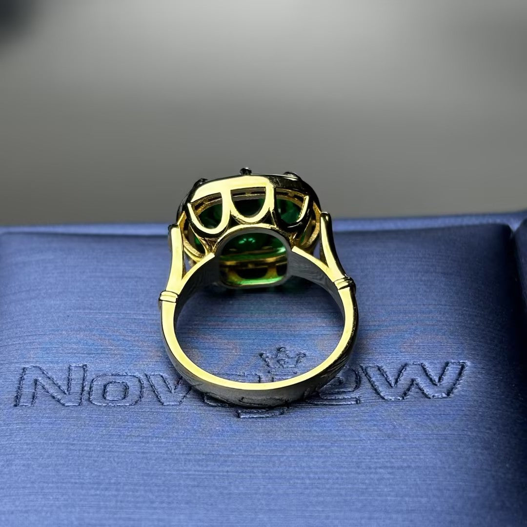 4.5Ct Solo Cushion-Cut Emerald Engagement Ring
