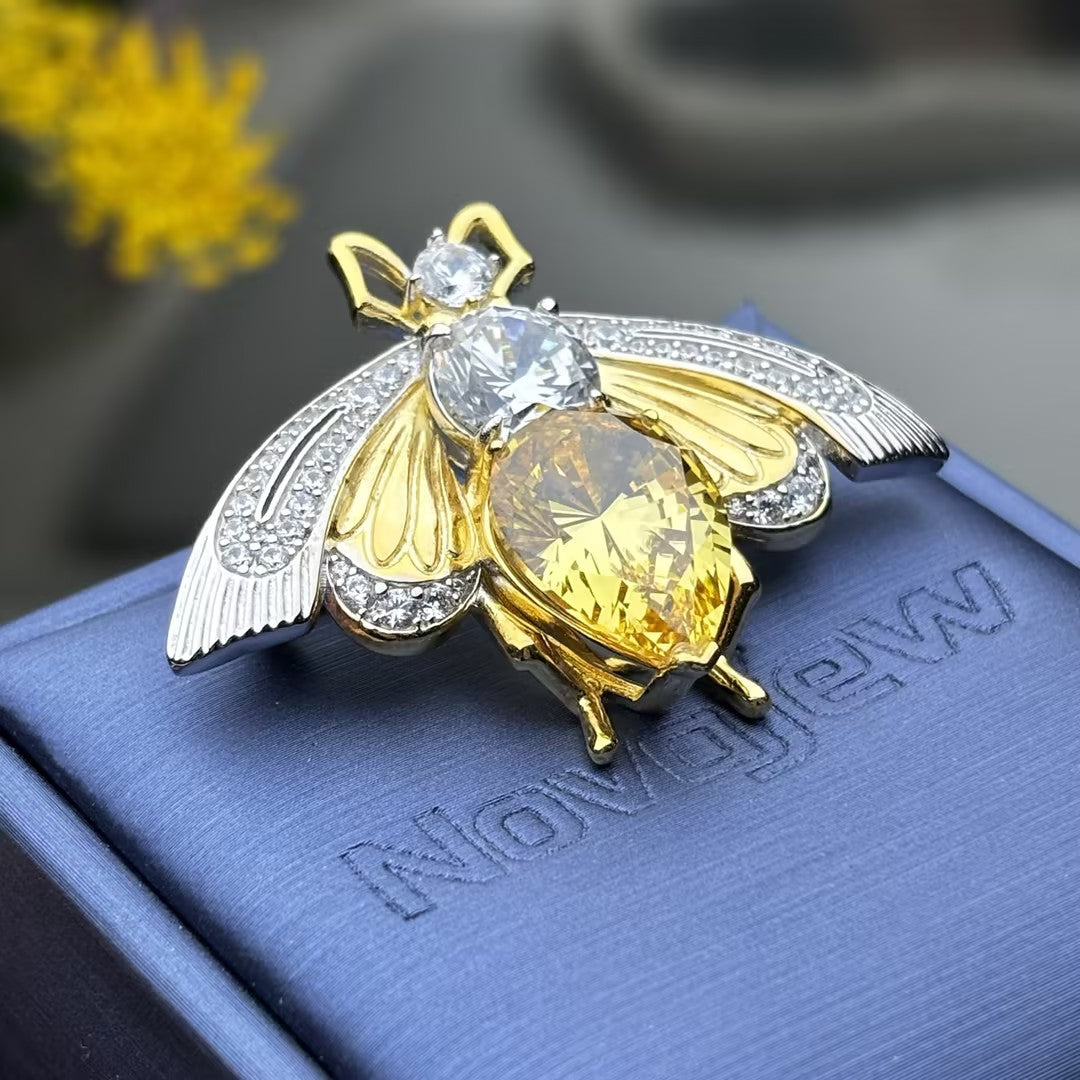 11.02Ctw Pear-shaped cut vintage-style vibrant yellow gemstone bee brooch