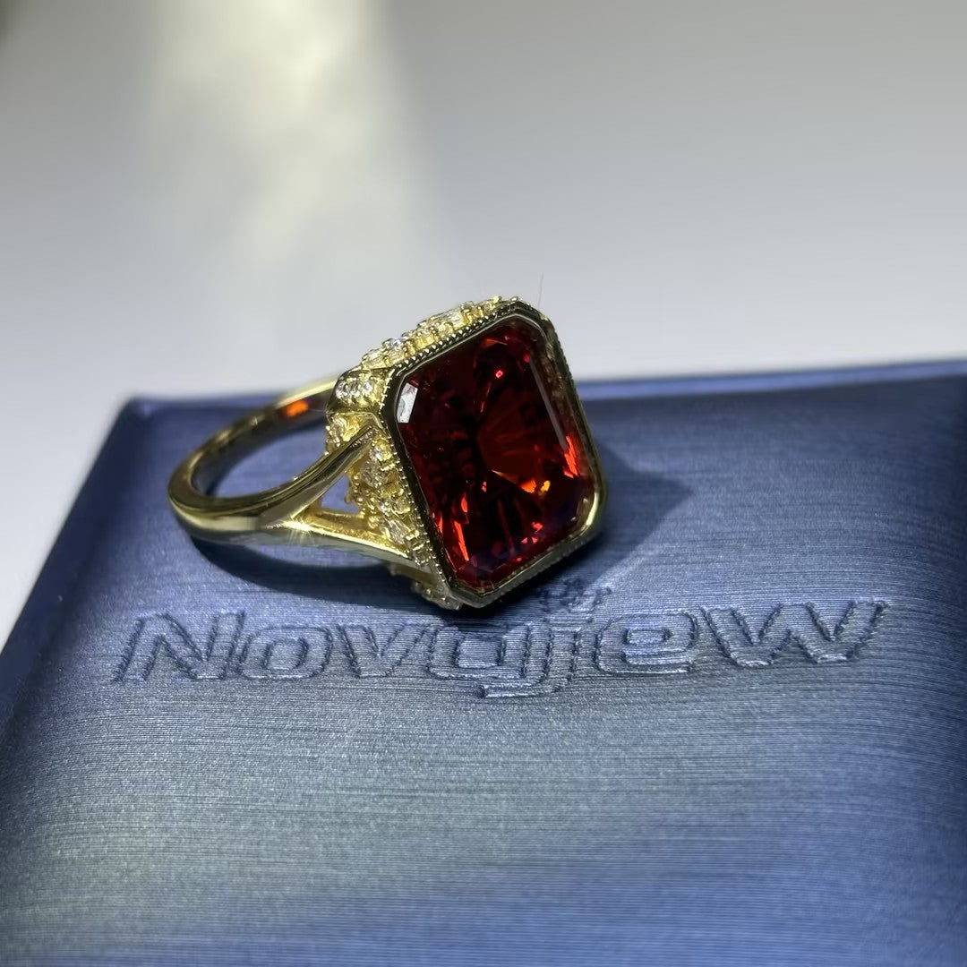 15Ct square garnet beaded edge ring