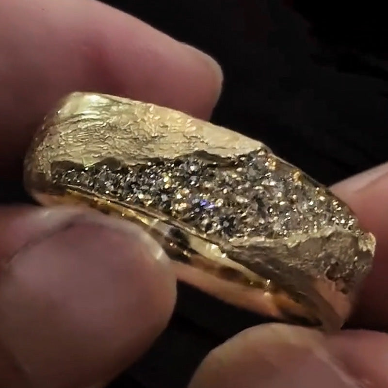 1.0Ctw Gemstone Vintage Finish Eternity Breaker Men's Ring Band