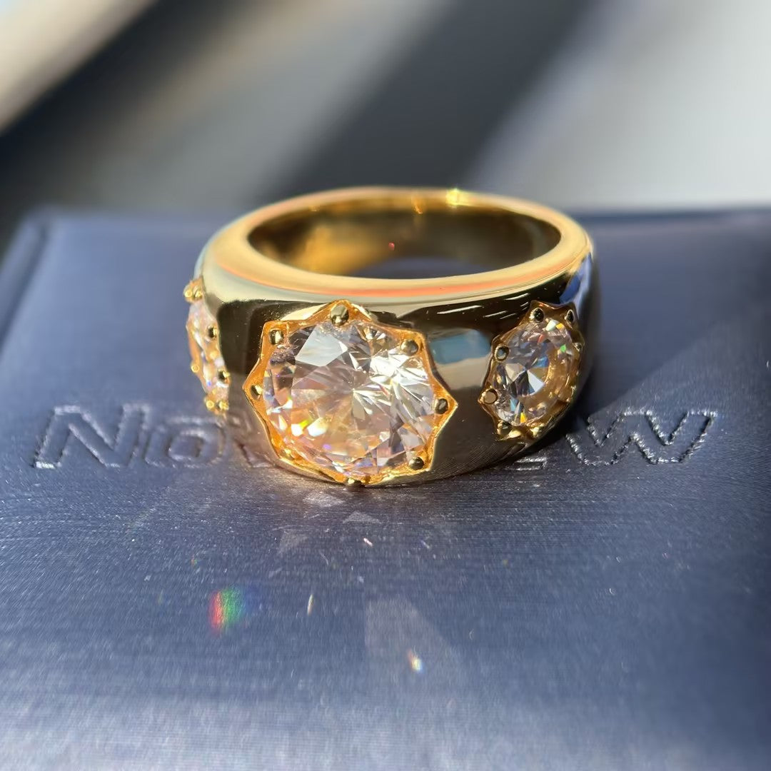 2.08 Ctw Round Cut Vintage Yellow Gold Diamond Star Ring