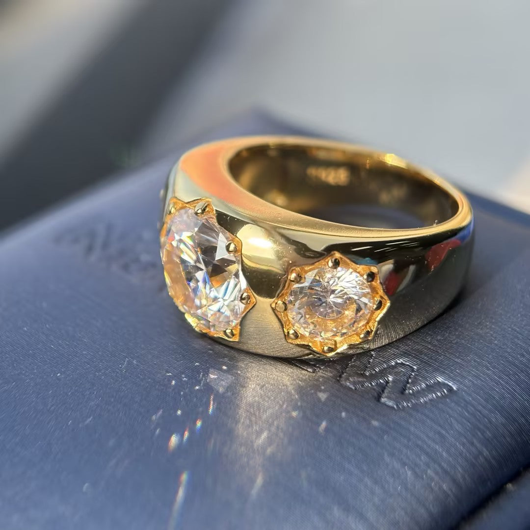 2.08 Ctw Round Cut Vintage Yellow Gold Diamond Star Ring