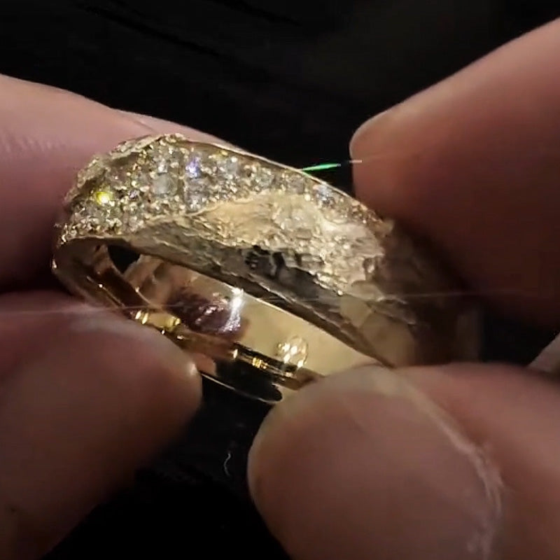 1.0Ctw Gemstone Vintage Finish Eternity Breaker Men's Ring Band