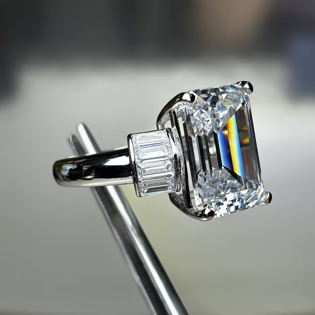 6.0Ctw Emerald Sparkling Gemstone Engagement Ring