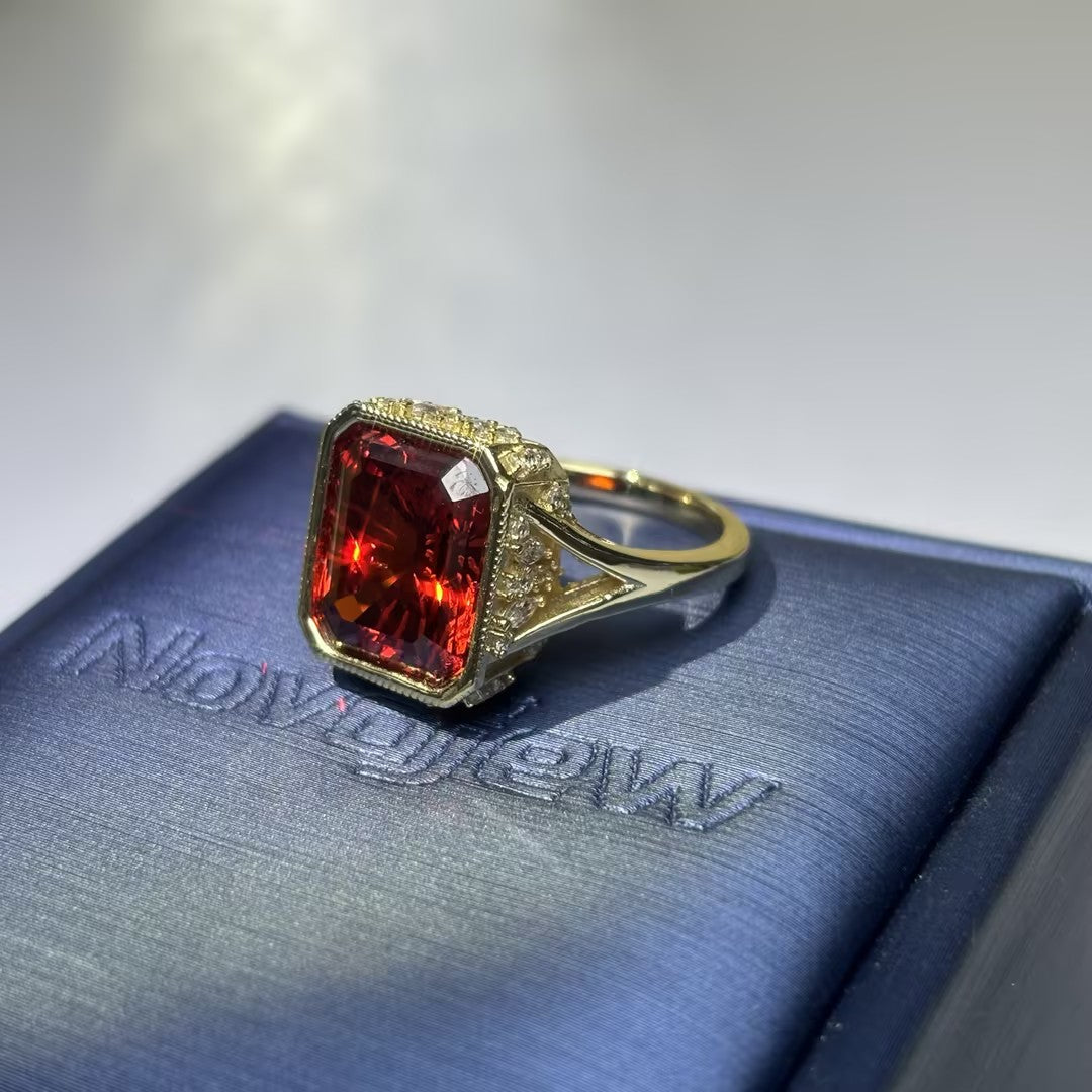 15Ct square garnet beaded edge ring
