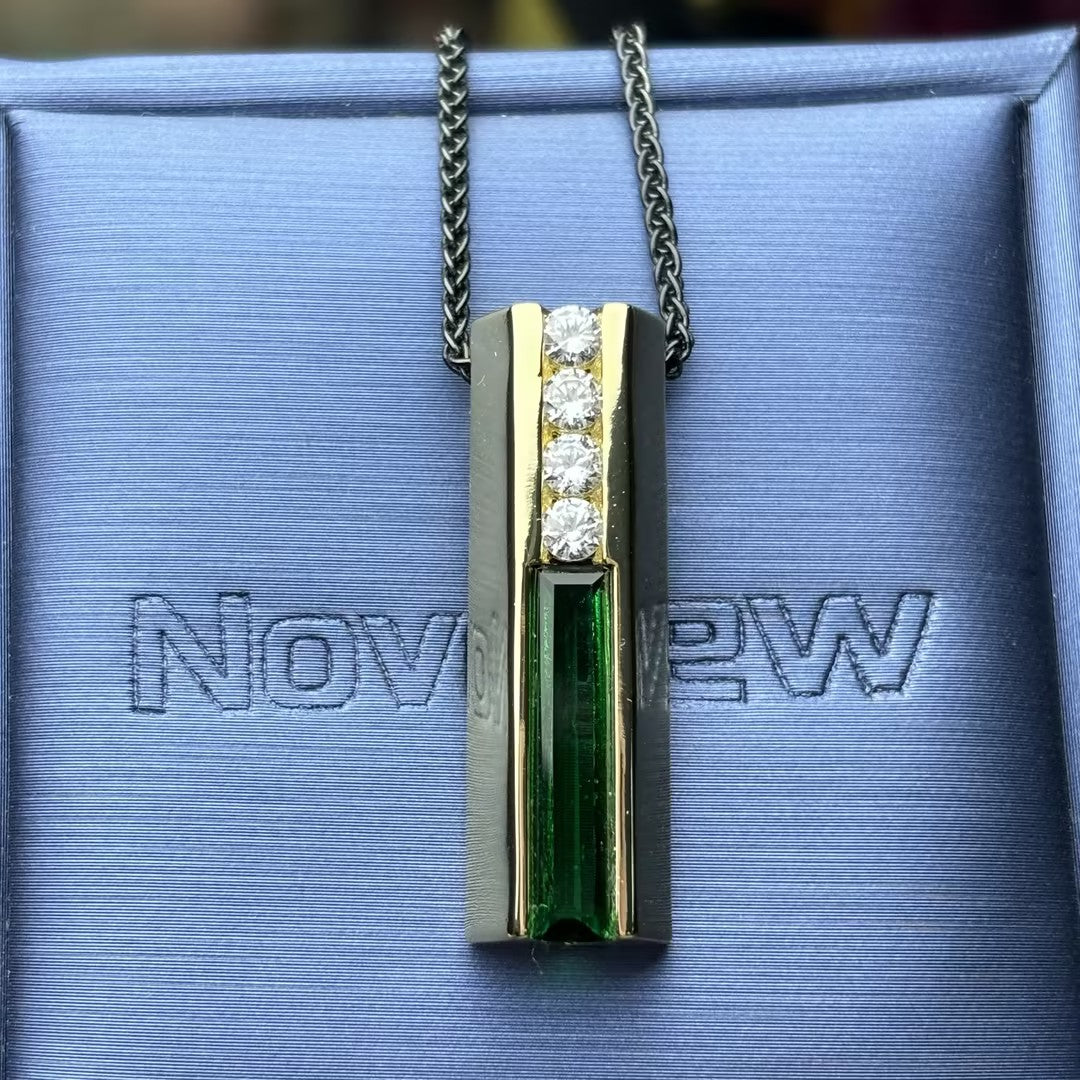 8Ctw Emerald Rectangular Gemstone Simple Pendant Necklace