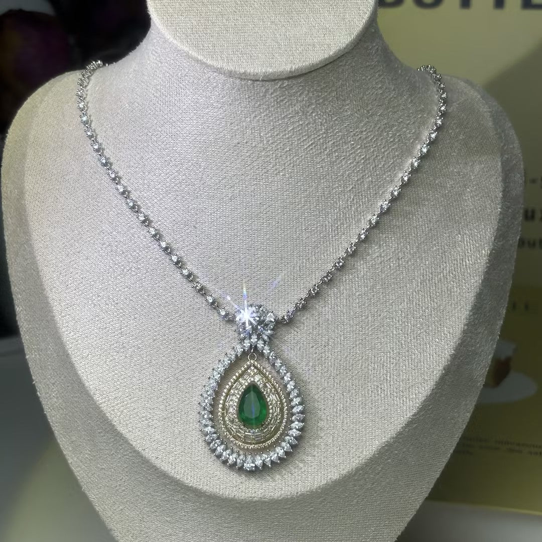 Multi-cut emerald pear-shaped multi-layer pendant necklace