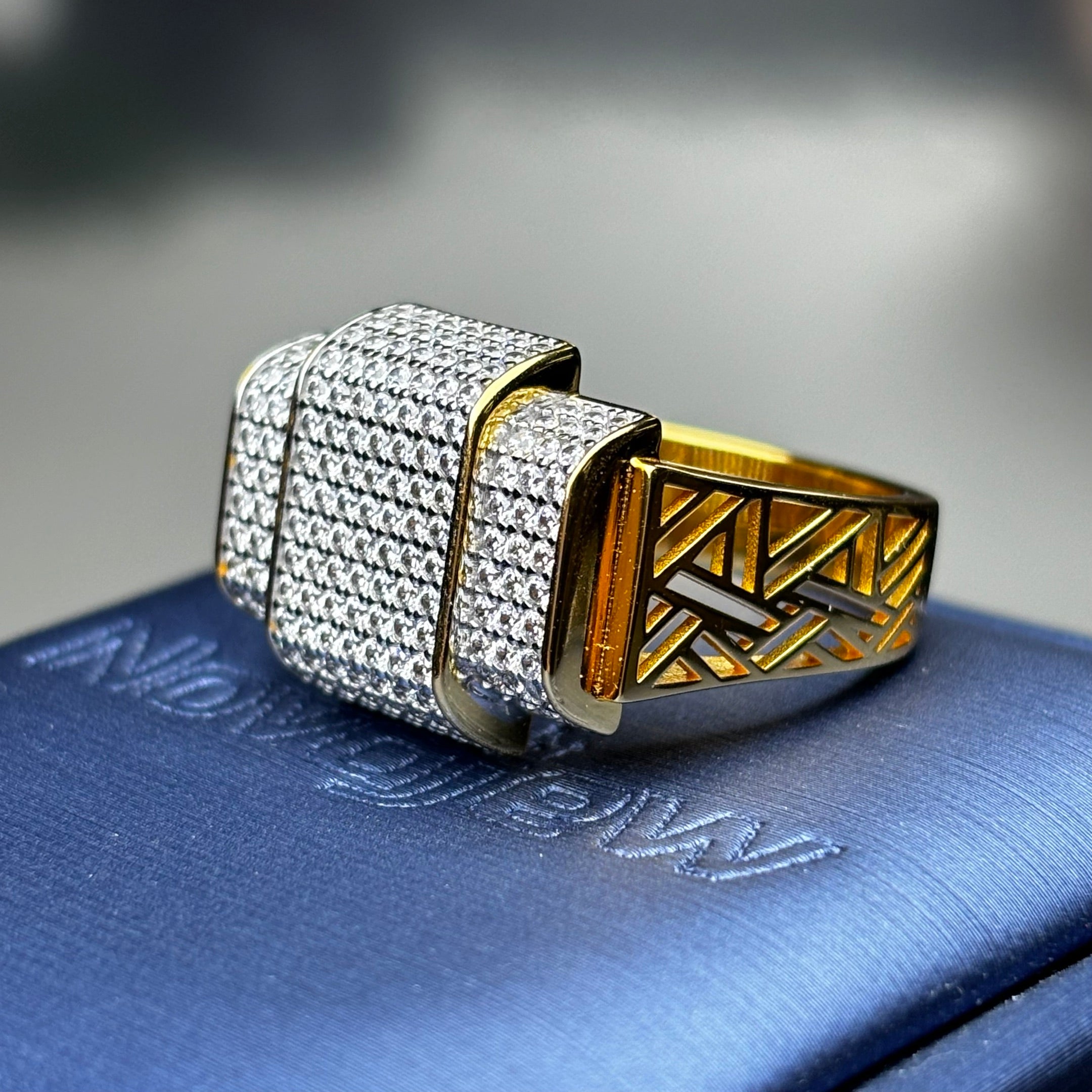 1.86Ctw Pavé-set Men's Gemstone Ring