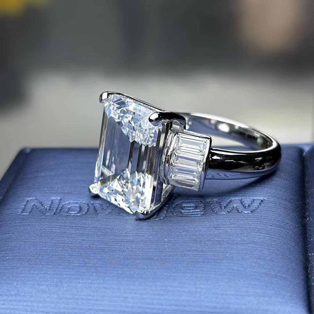 6.0Ctw Emerald Sparkling Gemstone Engagement Ring