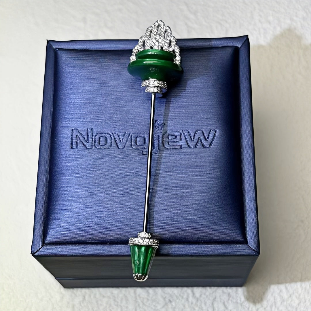 1.0Ctw Art Deco style fountain-shaped gemstone brooch