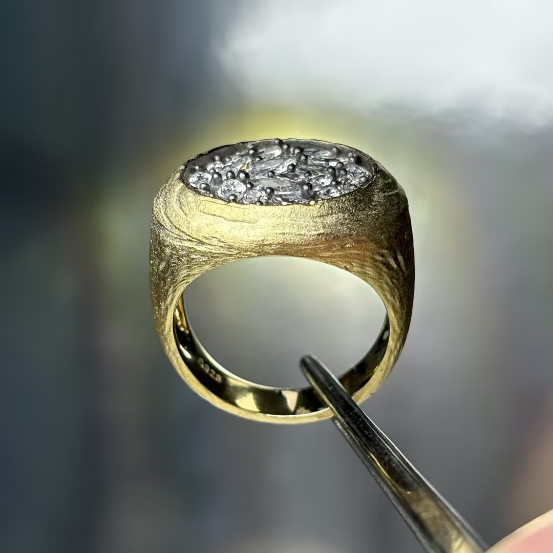 2.82Ctw marquise-cut recessed gemstone ring