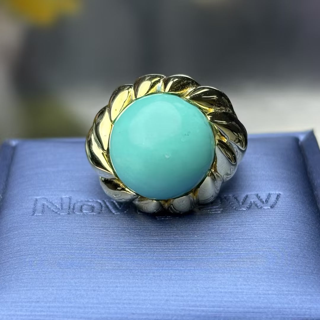 18Ct exquisite turquoise cocktail ring